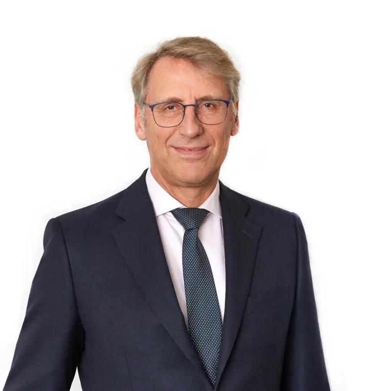 Dr_Stefan_Tiedemann_Notar_Hamburg.webp